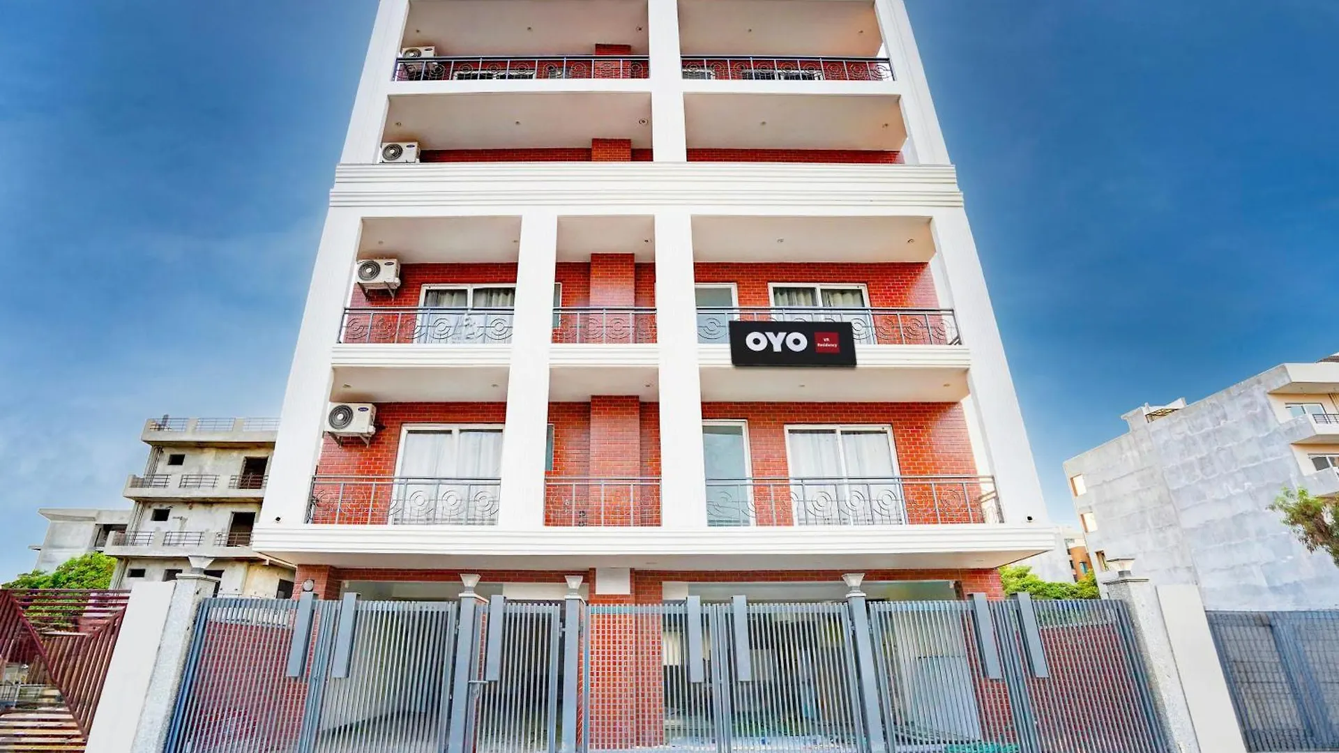 Ys Upscale Residency Hotel Gurgaon 3*,